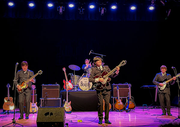 Beatles 4ever faz show gratuito no Taste Lab do Shopping Tamboré