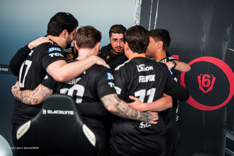 Quatro times brasileiros avançam para os playoffs do Six Invitational 2026 de Rainbow Six Siege, em Paris