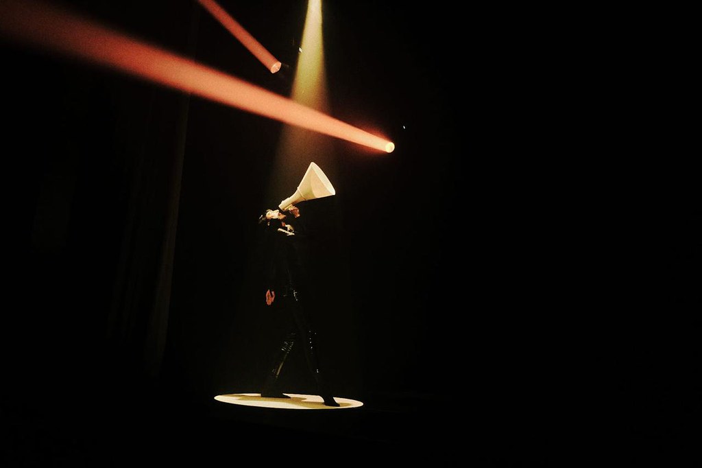 Thai de Melo volta a São Paulo com  “Como é que eu vim parar aqui?”